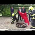 ВИДЕО: Президент Чехии Земан сжег красные трусы на брифинге