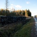Pärnu-Jaagupis kraavi sõitnud veok häiris liiklust
