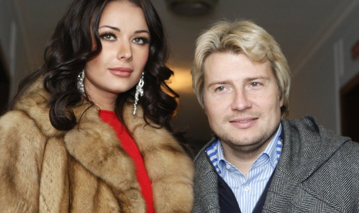 Nikolai Baskov and oksana Fedorova during the Zolotoy Grammofon (Golden Gramophone) music awards ceremony.