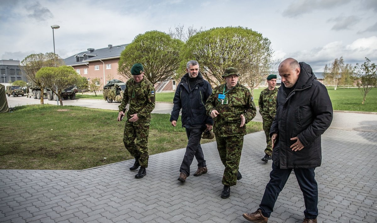 Kaitseminister Jüri Luik ja kaitseväe juhataja Martin Herem külastasid Kevadtormi.