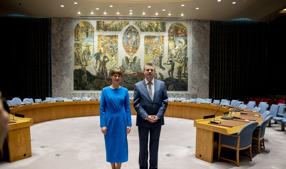 Eesti pidupäev: Kersti Kaljulaid ja Urmas Reinsalu rõõmustamas, et Eesti pingutusi pärjati - saime kaheks aastaks ÜRO valitud liikmeks. Taamal kuulus seinamaal.