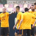 FOTOD | Ilus žest! Roma mängijad kandsid treeningul raskelt vigastatud Liverpooli fänni nimega särke