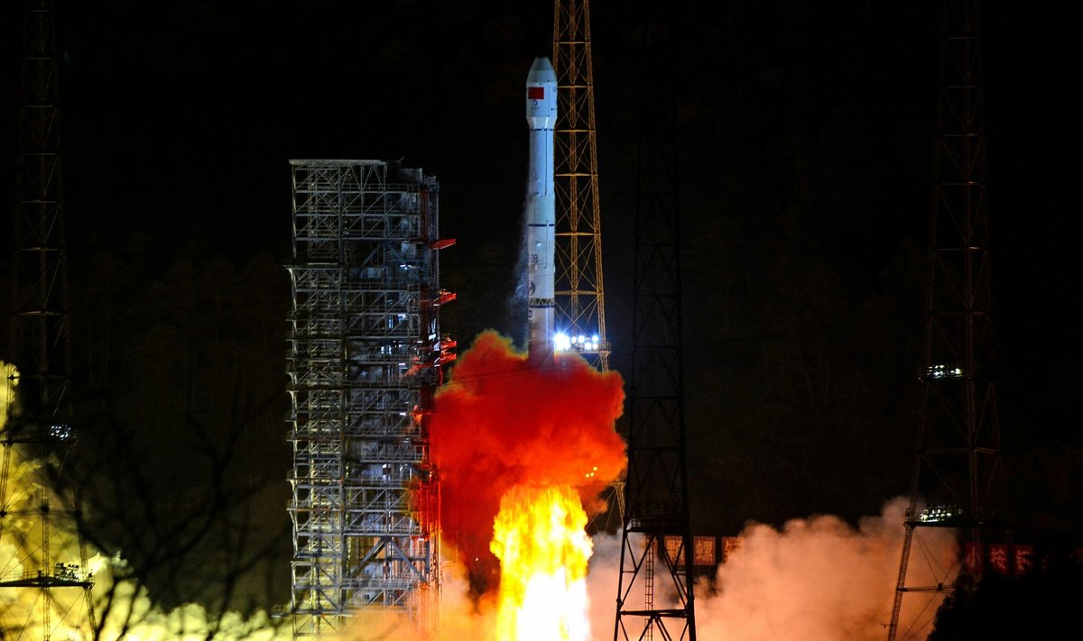 Chang’e 4 kuusondi kandev rakett stardib Xichangi satelliidikeskusest.