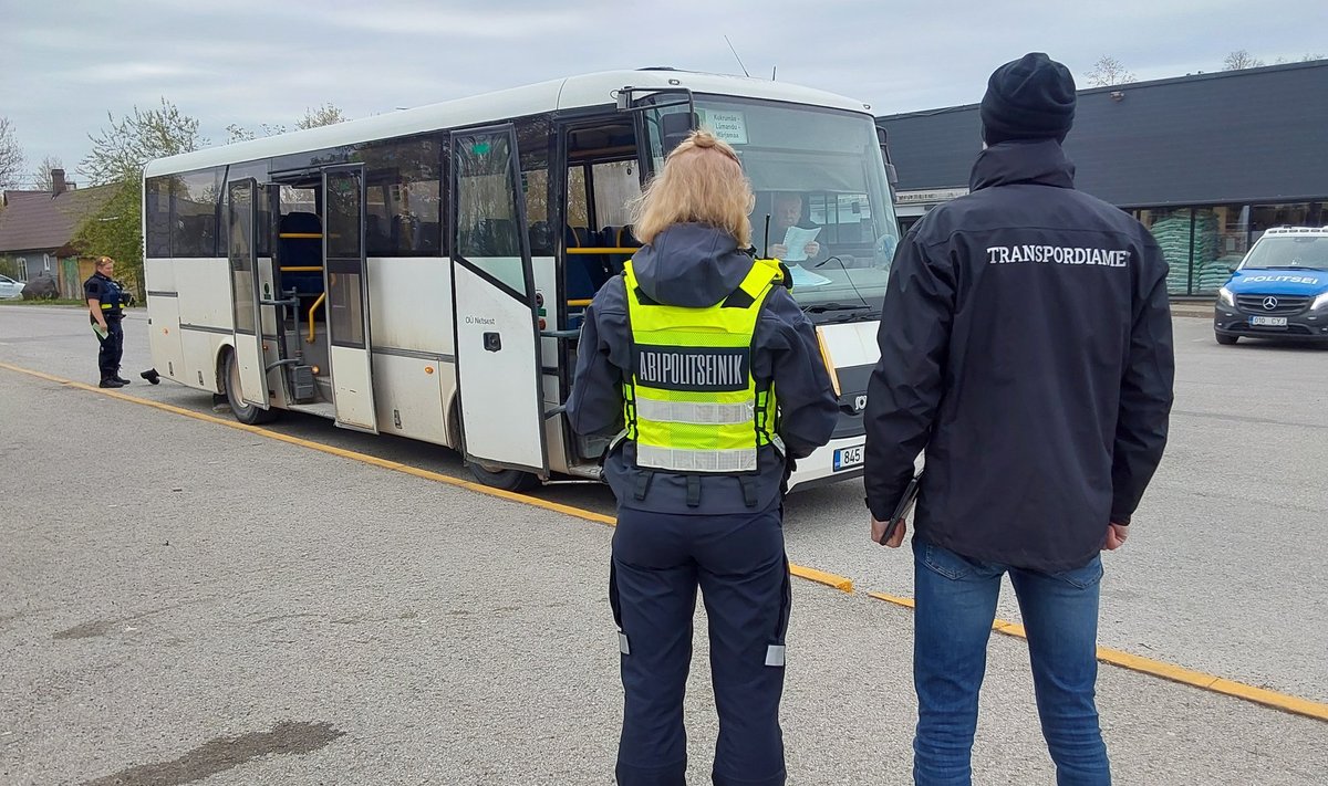 Transpordiamet kontrollis koos PPA-ga õpilasvedusid tegevaid busse