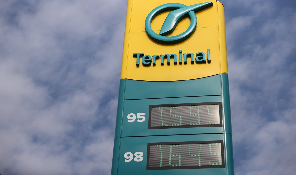 Terminali eeskujul langetasid täna kütuste hindu ka mitmed teised ketid, aga mitte kõik.