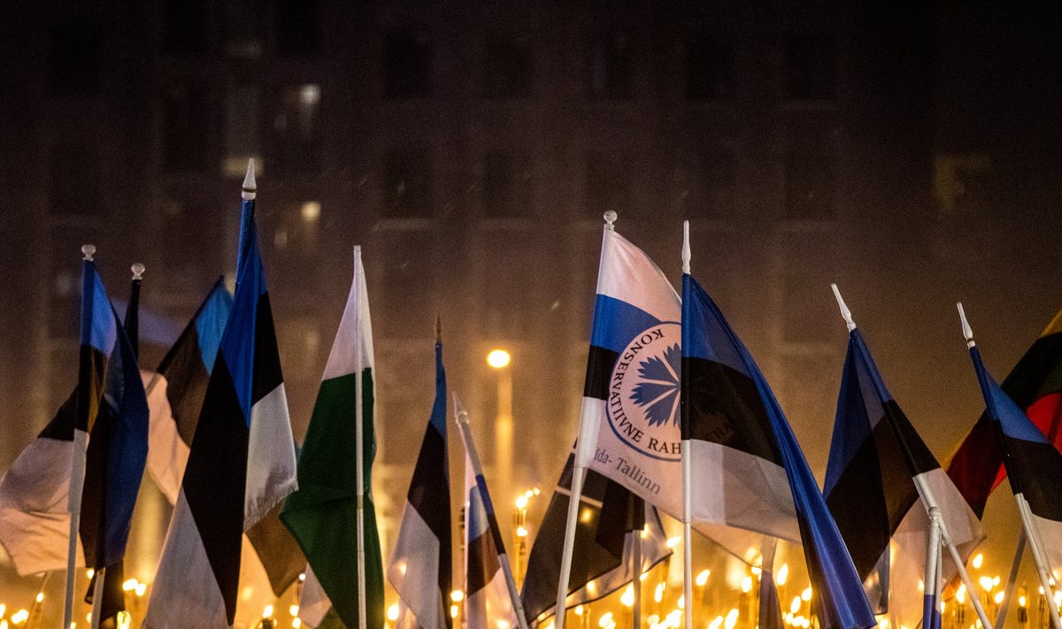 Tõrvikurongkäiku on juba mitu aastat korraldanud Eesti Konservatiivne Rahvaerakond koostöös samameelse noorteorganisatsiooniga Sinine Äratus.