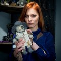 KUMMALINE KAUP: Marilyn Kerro müüb lastele voodoo-nukke, mille hinnaks 150 eurot