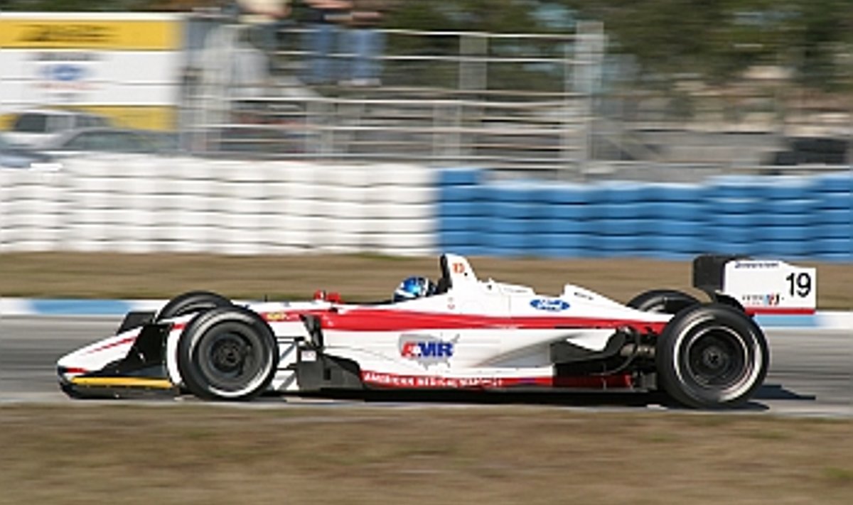 TÄIE HOOGA: Tõnis Kasemetsa ringiaeg Sebringis oli parem kui värskelt Minardi piloodiks saanud Christijan Albersil. erakogu