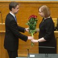 DELFI FOTOD: Rahandusminister Maris Lauri andis riigikogu ees ametivande