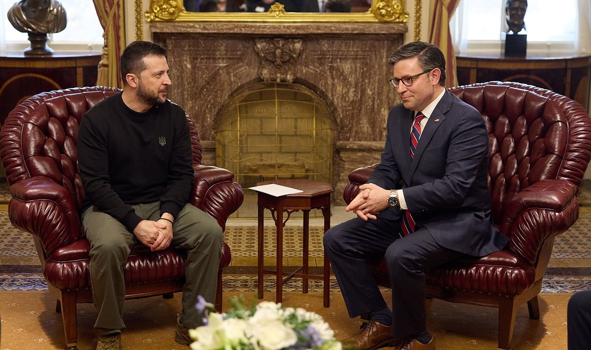 Mike Johnsonit (paremal) on teiste seas veenmas käinud nii Ukraina president Volodõmõr Zelenskõi kui ka Poola president Andrzej Duda.