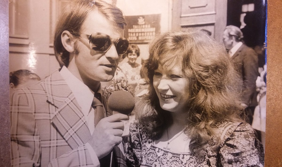 Oli aasta 1977, mil Alla Pugatšova esimest korda Eestis käis. Diivat küsitleb Tallinnas telereporter Heimar Lenk.