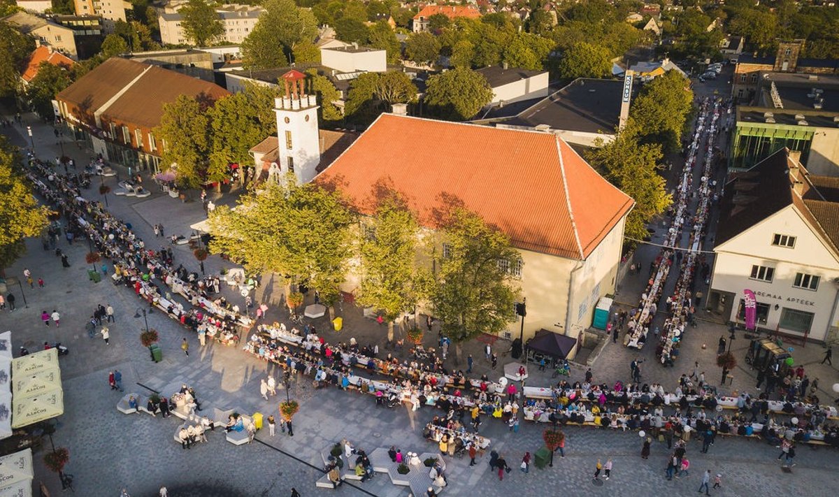 Kuressaare tänavapiknik on linna üks tuntuimaid üritusi. 