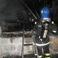 FOTOD: Jahil olnud küttide maja põles maha