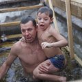 ФОТО: Смотрите, как в разных уголках России проходят крещенские купания