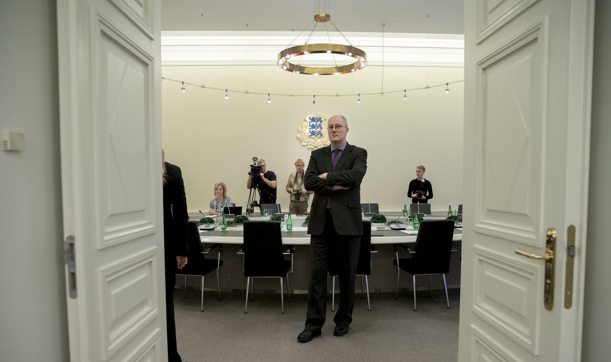 Riigisekretär Heiki Loot ootab Jüri Ratase valitsuse esimest istungit.