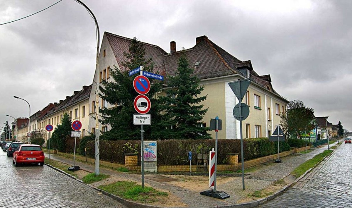 Äärelinna blues: Selles majadeblokis, Eisenhüttenstadti vanimas, ainsas ajaloolises linnaosas, elab Bernd. Aga see jääb kesklinnast kaugele ja Berndi maja ootab lammutamine. 