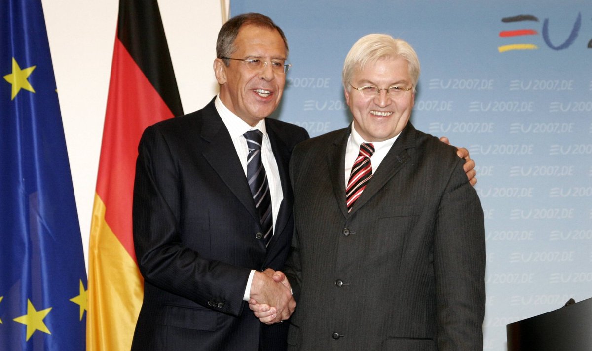 Venemaa välisminister Sergei Lavrov (vasakul) ja Saksamaa tollane välisminister Frank-Walter Steinmeier 2007. aastal. 