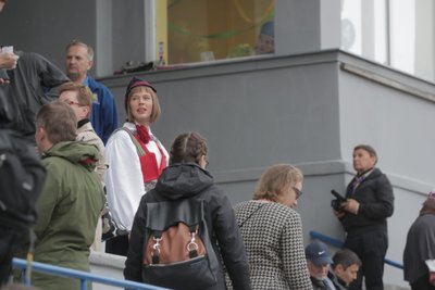 President Kersti Kaljulaid tantsupeol.