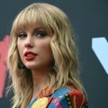 VIDEO | Peaaegu tundmatu välimusega Taylor Swift läks "vale banaani" tõttu endast välja: kõike jäädvustas lauljanna ema