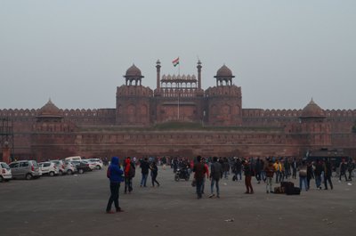 17. sajandil ehitatud Punane Kindlus Delhis – mööda turge kulgeval jalutuskäigul läbisime oma elus kõige pingerohkemad kilomeetrid. 