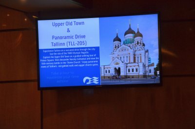 Üks müüdavatest Tallinna ekskursioonidest on infoekraanil.