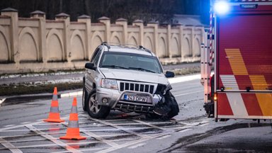 ФОТО | Авария в Тарту нарушила движение