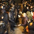 VIDEO | Gruusia eriüksuslased vabastasid parlamendihoone juures opositsiooni blokeeritud tänavad