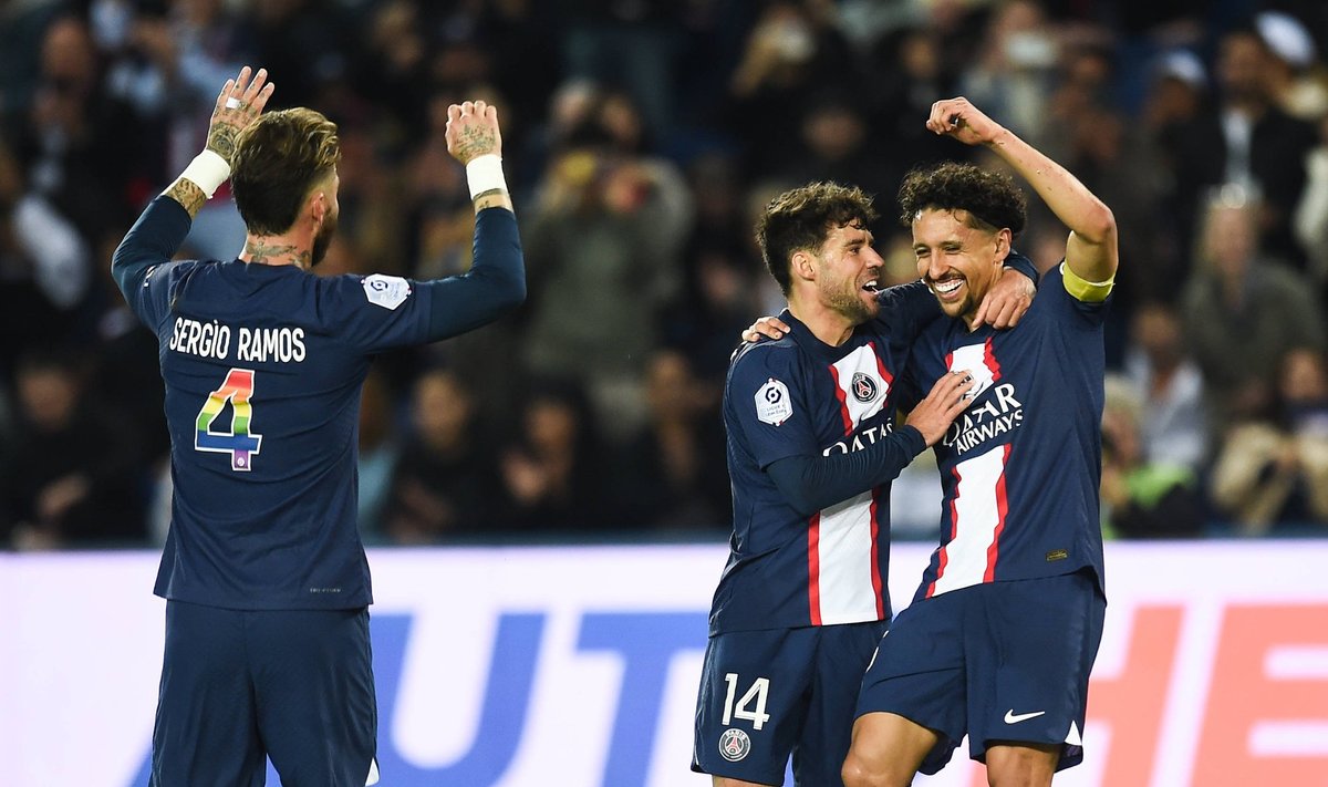 Marquinhos (paremal) jätkab PSG-s veel pikalt.