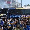 FOTOD JA VIDEO | "Sajandi mäng" Argentinas lükati bussirünnaku tõttu edasi: fännide kivirahe vigastas mängijaid