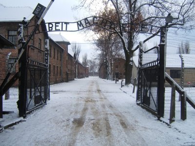  Auschwitzi väravad.
