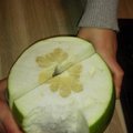 FOTO | Selverist ostetud toores pomelo kütab sotsiaalmeedias kirgi: kes vastutab, et puuvili pole veel seest küps?