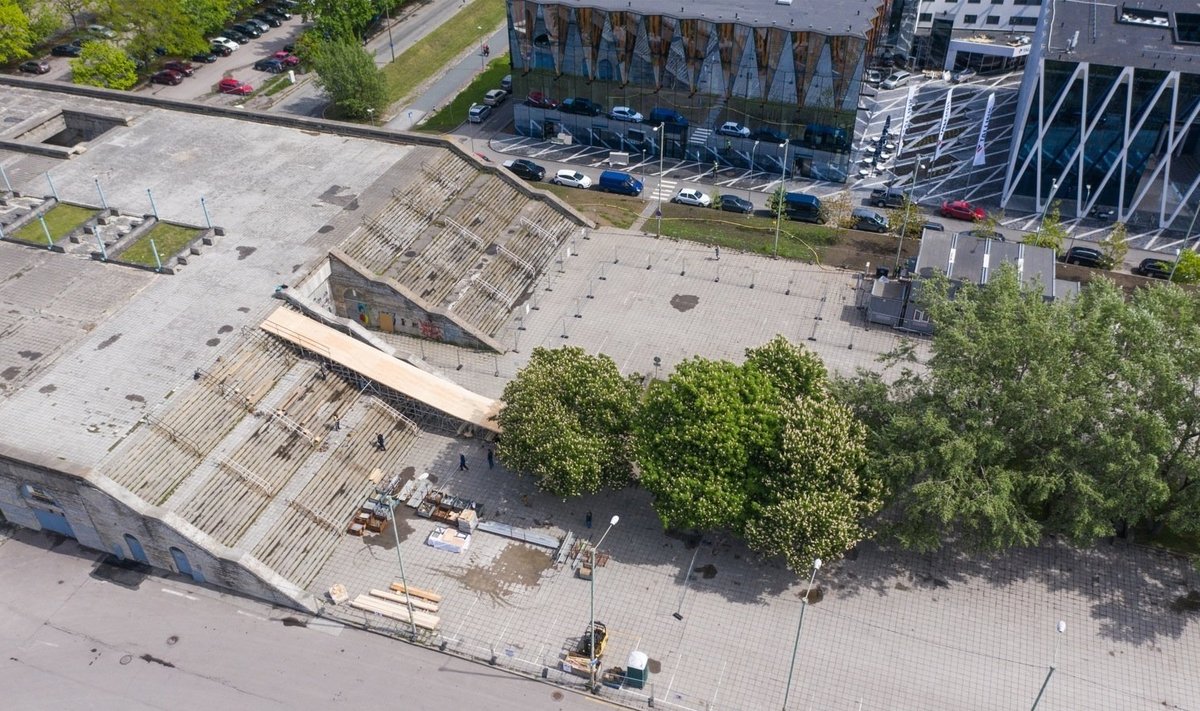 Christopher Nolani filmi „Tenet” võtted algavad Eestis juba paari nädala pärast. Kuigi võttepaiku hoitakse saladuses, võib arvata, et linnahall, mille ümber käib varjamatult vilgas tegevus, on üks neist.
