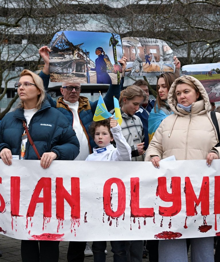 Protestiavaldus Saksamaal Essenis tänavu märtsis, millel nõuti Venemaa ja Valgevene eemale jätmist 2024. aasta Pariisi olümpialt. 