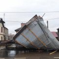 FOTOD | Lätis ja Leedus on torm täna majadelt katuseid viinud