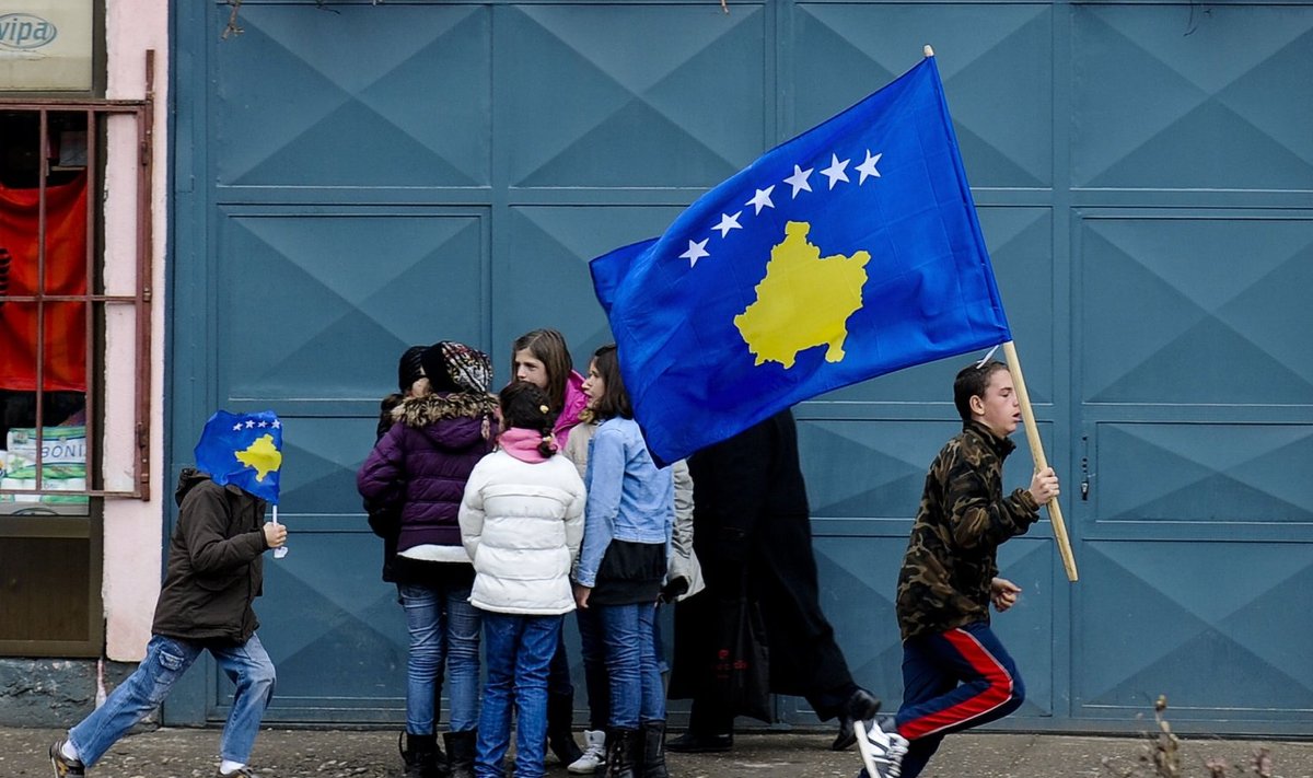 Kosovo lapsed oskavad iseseisvusest lugu pidada