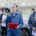 FOTOD | Pangakliendid ja investorid protestisid Swedbanki peamaja ees