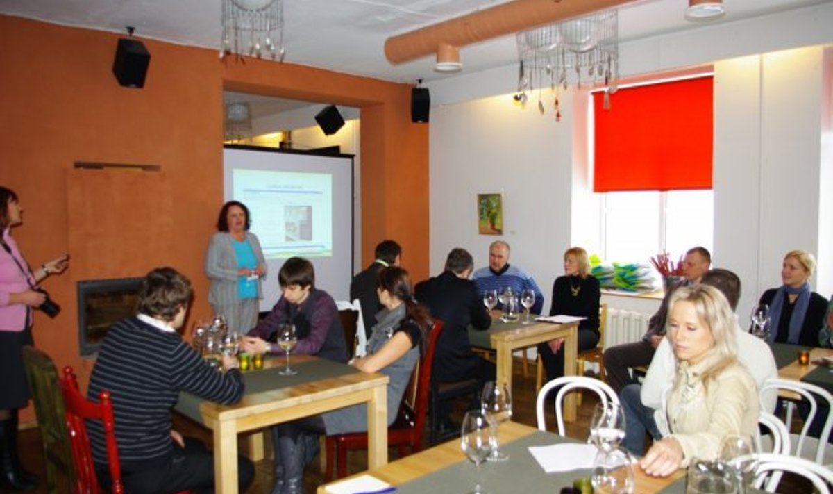 Alustavate ettevõtjate tunnustamine kohvikus l.u.m.i 04.03.2011 (foto: Otepää Vallavalitsus)