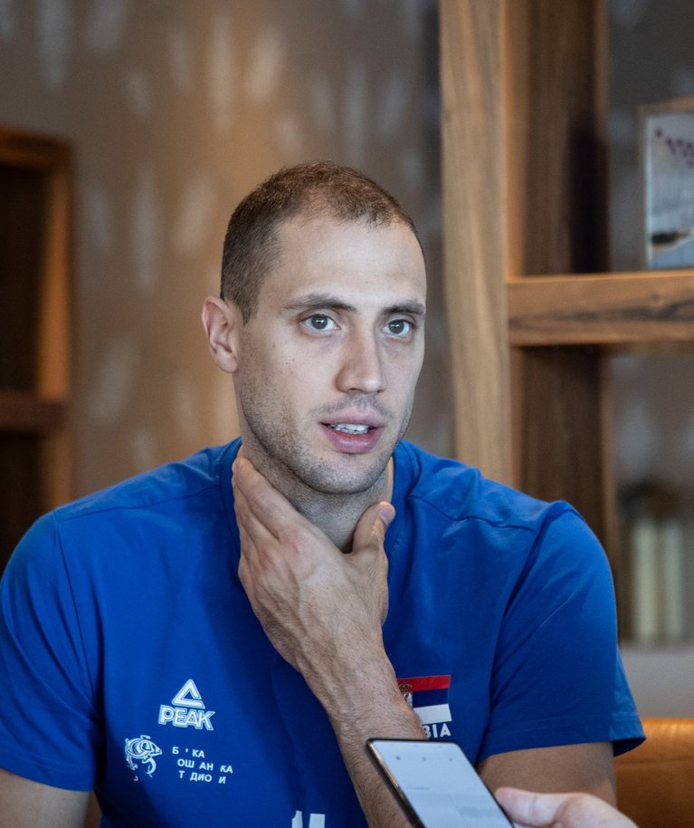 Aleksandar Atanasijevic meenutab nappe võite Eesti üle, endist klubikaaslast Robert Tähte ja räägib Serbia koondist kimbutavatest probleemidest.
