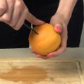 Kaks lihtsat viisi apelsini koorimiseks