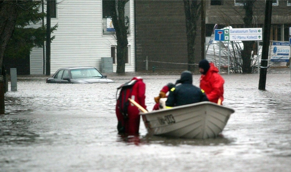 2005. aasta jaanuaritormis sai kannatada 775 maja ja Pärnus evakueeriti umbes 300 inimest.
