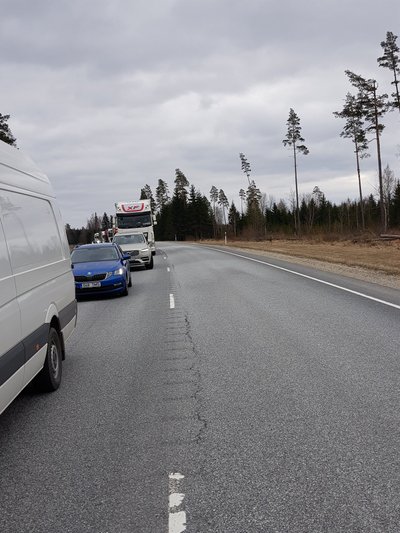 Õnnetus Tartu-Tallinna maanteel