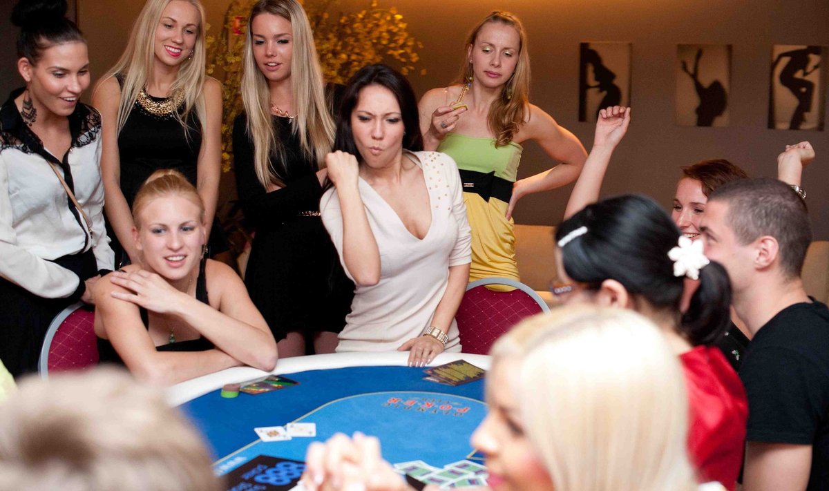 TTÜ tantsutüdrukud pokkerimängu tuhinas