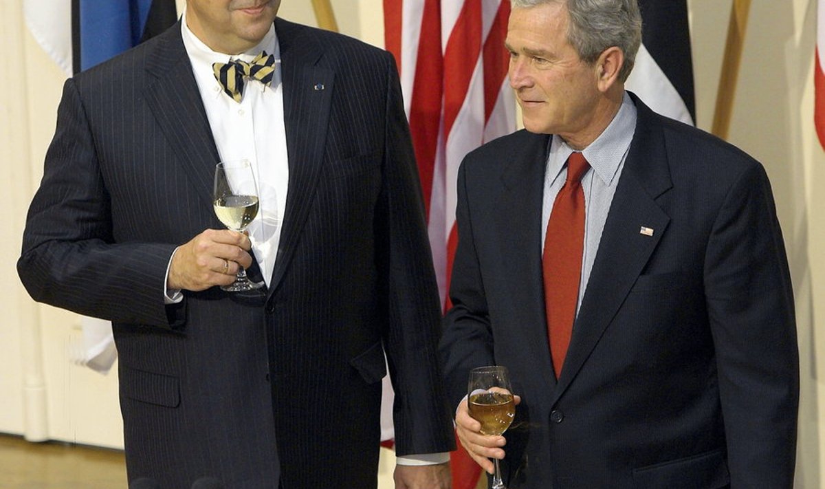 Eesti president Toomas Hendrik Ilves (vasakul) ja USA president George W. Bush 
