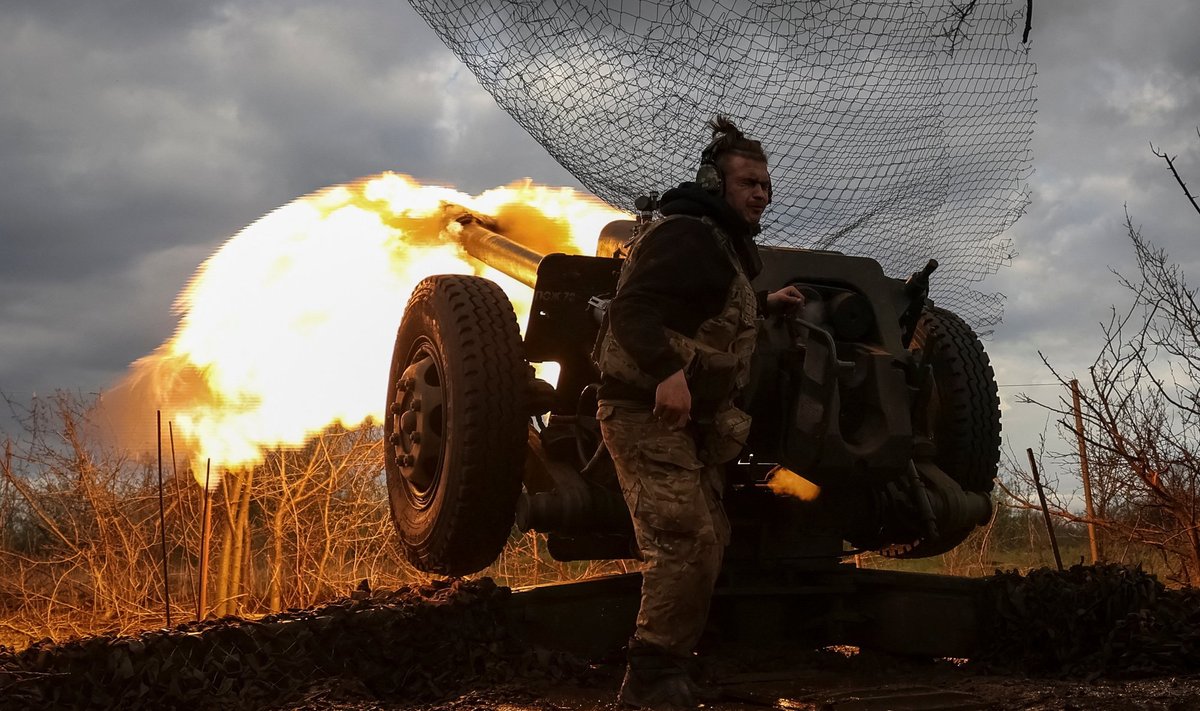 Ukraina haubits D30 annab Bahmuti all tuld
