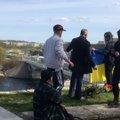 VIDEO | Georgi linti kandnud mees ründas Narvas aktivisti, kes hoidis käes Ukraina lippu