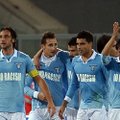 Fännid vilistasid Lazio pallurite rassismivastasele aktsioonile