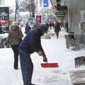 Korteriühistud nurisevad kõnniteedelt lume koristamise kohustuse tõttu. Tallinna linn peab tööde enda kanda võtmist liiga kulukaks