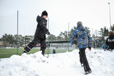 Eelmise aasta tiitlimängu Kalju ja Infoneti vahel jälgiti lumehangete vahelt
