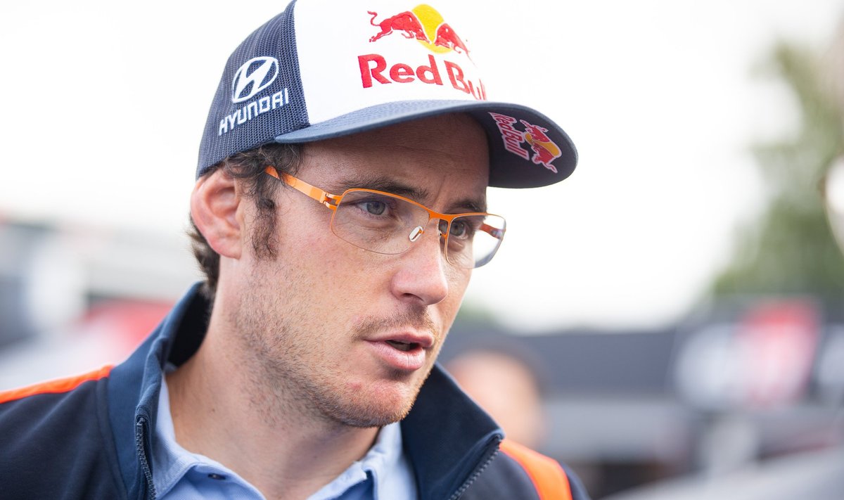 Thierry Neuville on ralli MM-sarja liider.