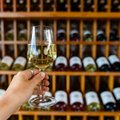 OMA MAITSE TEST | Sauvignon Blanc – vein, mida niisama lihtsalt ei unusta! Sommeljee annab nõu, kuidas poeriiulilt parim jook üles leida